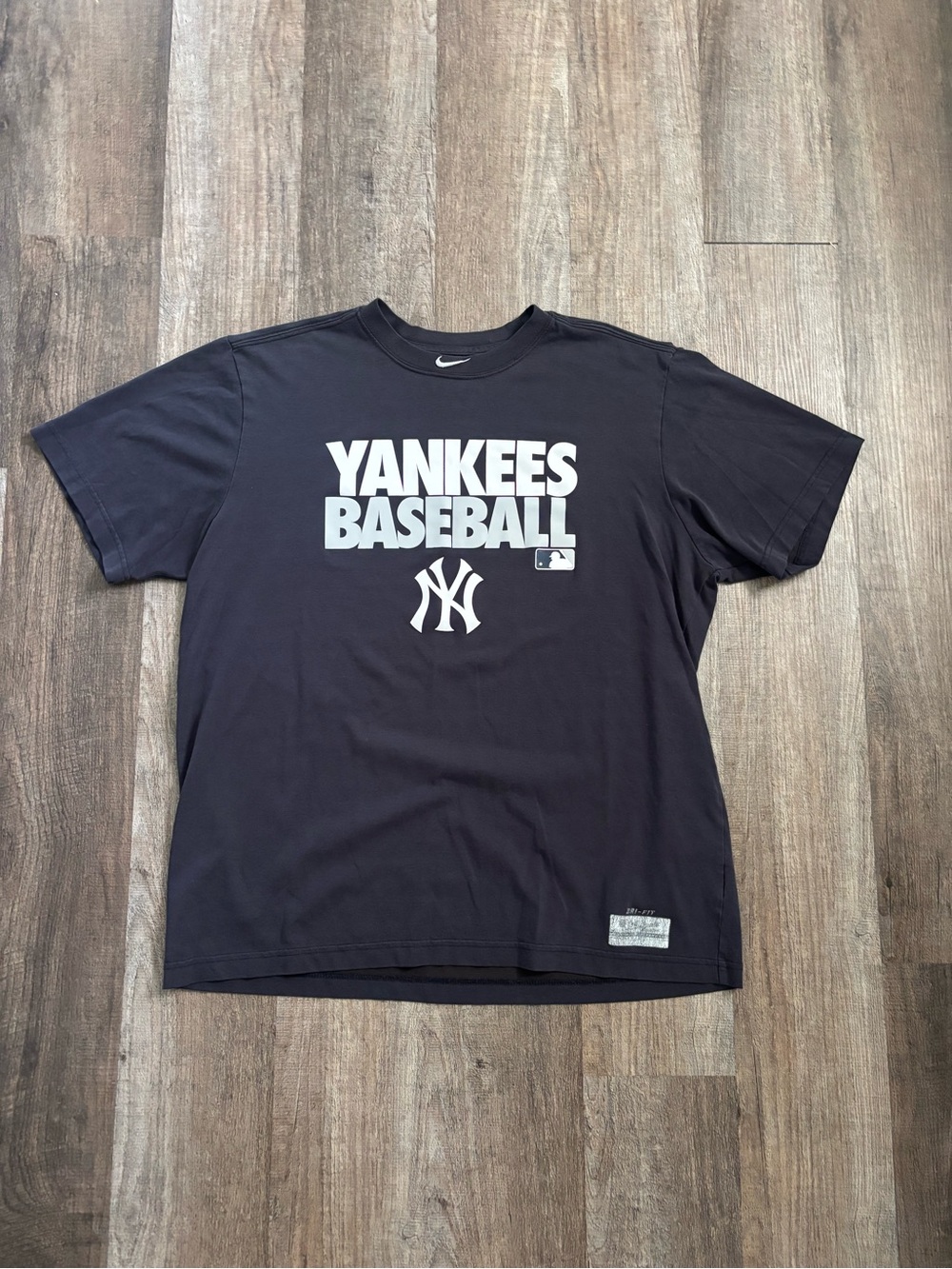 Nike New York Yankees Center Swoosh Tee - Navy